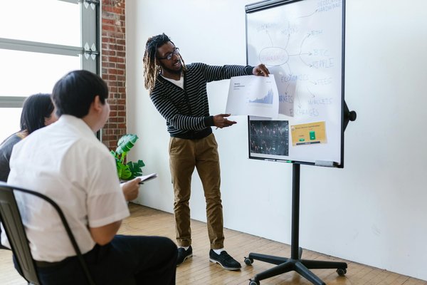La Réglementation du Street Marketing : Ce Que Vous Devez Savoir