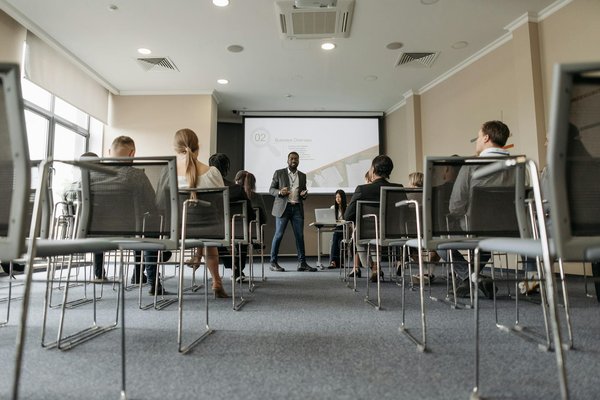 Comment l'Omnicanal Révolutionne Vos Relations Clients : Découvrez son Impact Surprenant !