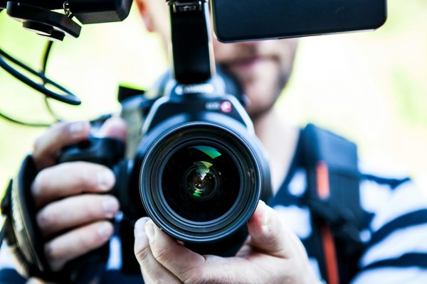 Vidéaste à Saint-Étienne : l'art de sublimer vos projets